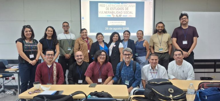 SIUBEN presenta avances sobre movilidad social y vigencia de datos del RSUH en congreso internacional de población